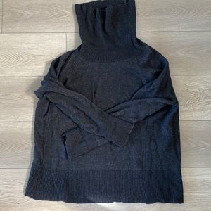 Aritzia community turtleneck sweater